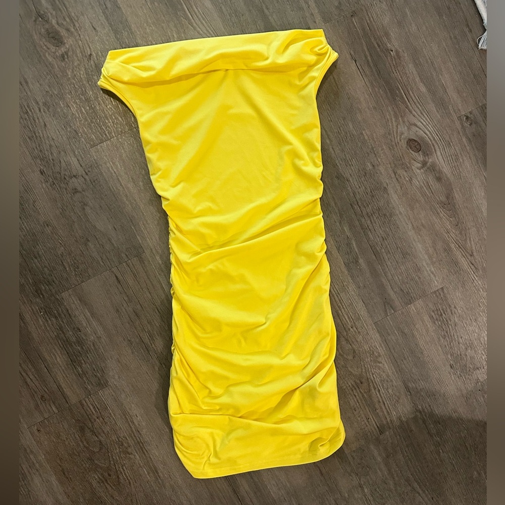 NWOT Yellow Dropped Shoulder Stretchy Dress For Women Size XS